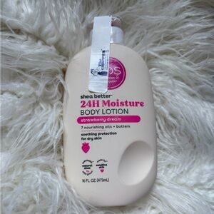 💝💐eos Shea Better Body Lotion in Strawberry Dream💝💐